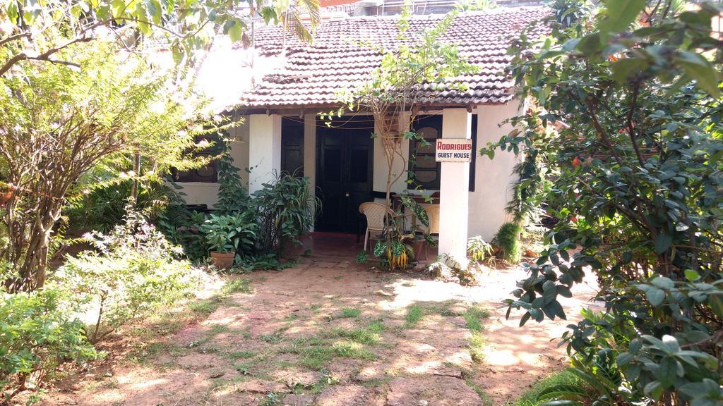 Rodrigues Guest House Calangute Bagian luar foto